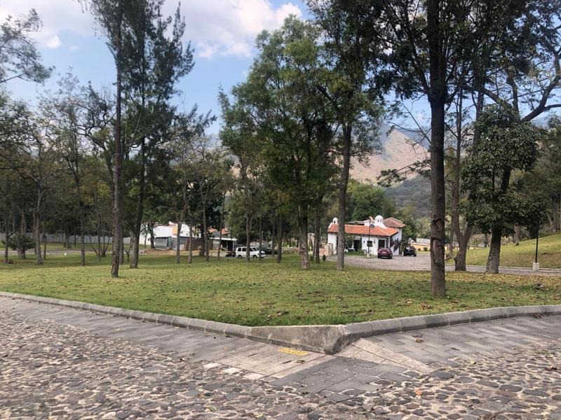 TERRENO RESIDENCIAL EN EL CASCO DEL CERRO ANTIGUA GUATEMALA