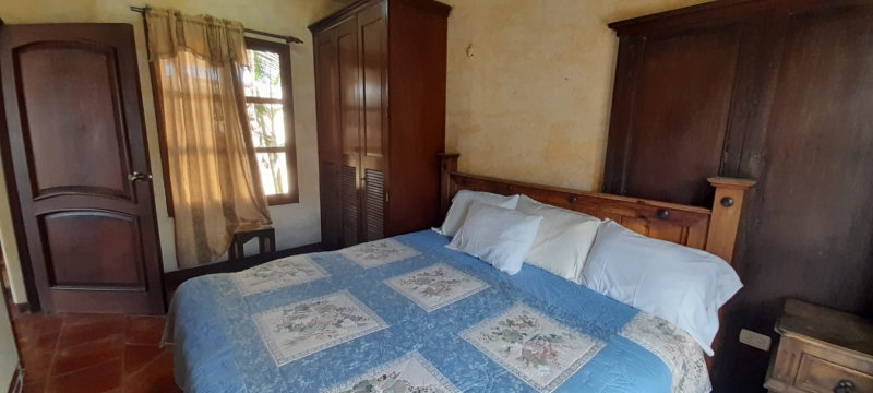 Rento casa en condominio Serenisima