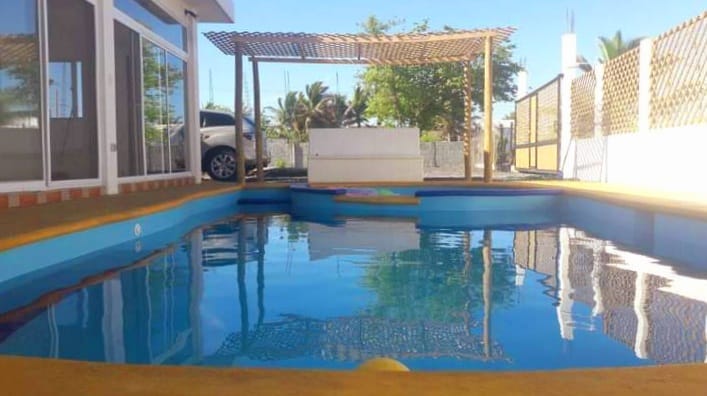 Se remata Villa totalmente equipada en Monterrico Hawaii