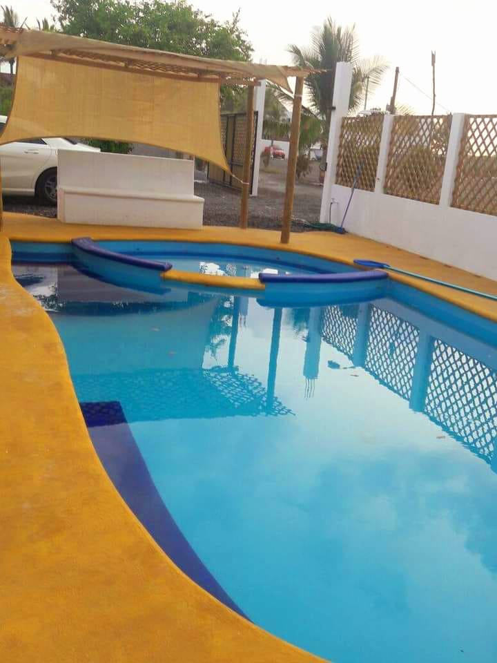 Se remata Villa totalmente equipada en Monterrico Hawaii