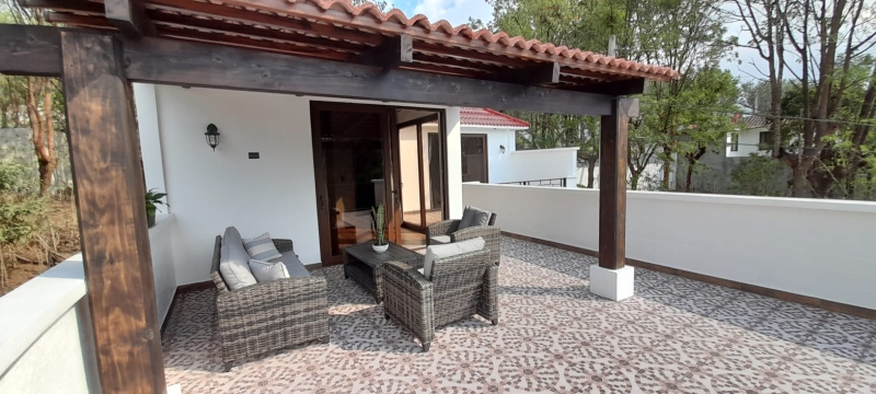 Preciosa casa en venta con Jacuzzi en Condominio Antigua Gardens 