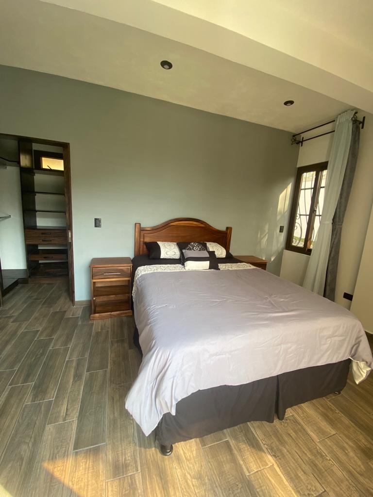 Preciosa casa en venta con Jacuzzi en Condominio Antigua Gardens 
