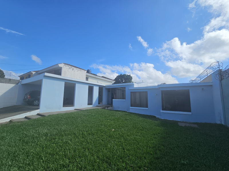 EN VENTA CASA DE UN NIVEL EN EL SECTOR B2 SAN CRISTOBAL