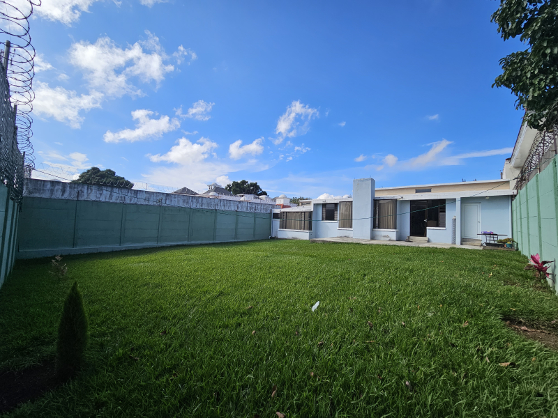 EN VENTA CASA DE UN NIVEL EN EL SECTOR B2 SAN CRISTOBAL