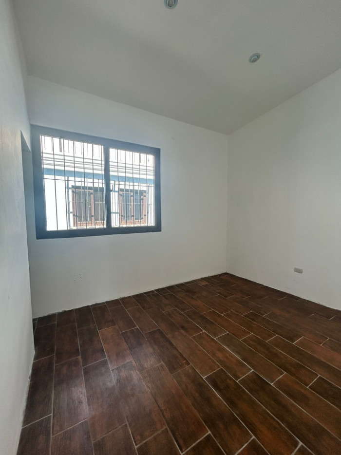 Se vende Casa de esquina en Centro de Antigua Gt