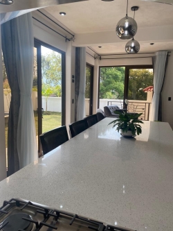 Preciosa casa en venta con Jacuzzi en Condominio Antigua Gardens 
