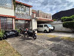 Casa en Venta cercana a la Calle Montúfar en Zona 9