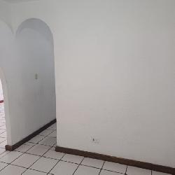 Casa en Renta Paisajes de San Cristóbal Zona 8 Mixco