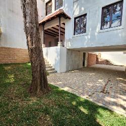 Casa con Jardín en Venta Zorzoyá San Lucas Sacatepéquez