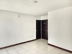 Apartamento en Renta San Cristóbal Sector B1 con Garita