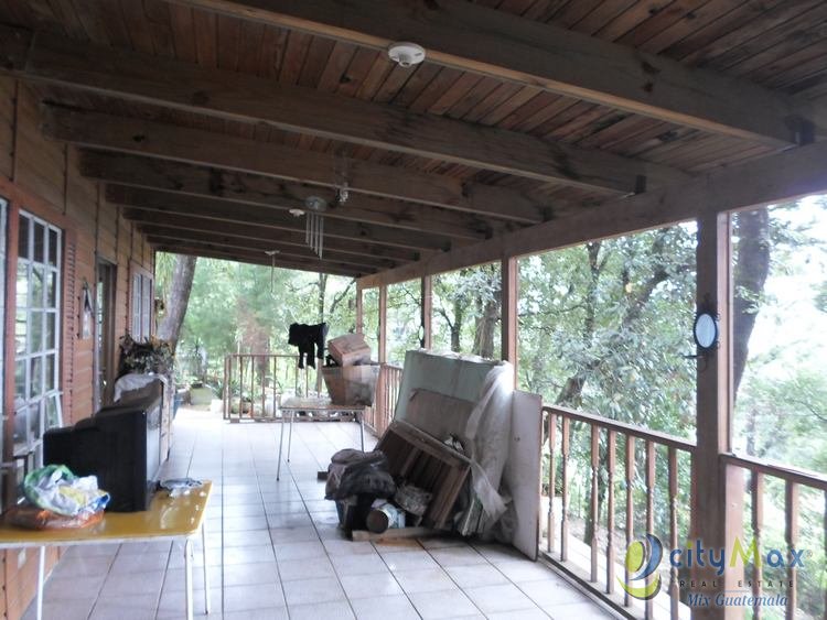 Casa con Potencial para uso Comercial en Venta Mixco