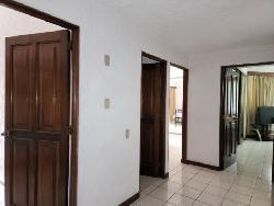 Apartamento Amueblado y Amplio en Renta Zona 14 Ciudad