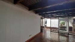 Local comercial en renta en zona 9, en primer nivel