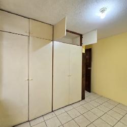 Casa en Venta Zona 11 Mariscal, con 3 apartamentos