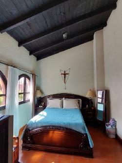 Casa en Venta tipo Colonial Jocotenango, Sacatepéquez