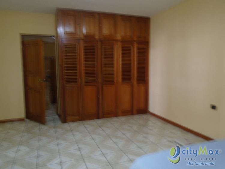 CASA EN VENTA EN RESIDENCIALES CATALINA