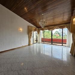 Casa en Venta en Montebello, Carretera a El Salvador