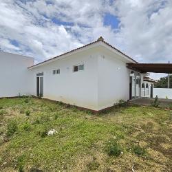 Casa de un Nivel en Renta Milpas Altas, Sacatepéquez