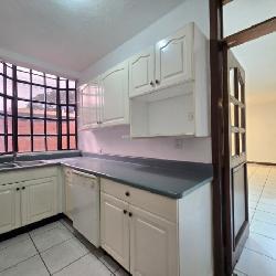 Casa en Renta Zona 16 Guatemala, afuera de garita