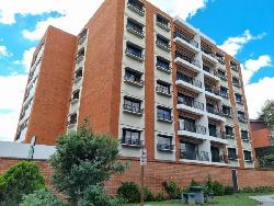 Apartamento en Venta con Jardín en Zona 11 Las Charcas