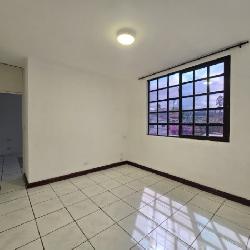 Casa en Renta Zona 16 Guatemala, afuera de garita