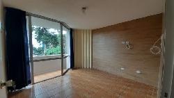 Apartamento en Renta Zona 10 Ciudad, con 2 balcones