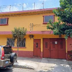 Casa en Venta Con Apartamentos Colonia Roosevelt