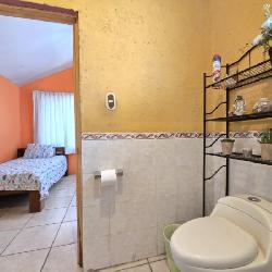 Casa grande en Venta en San Cristóbal y 2 Apartamentos