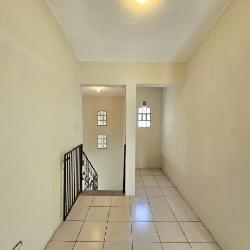 Casa en Venta San Cristóbal con 2 Locales o 5 Parqueos