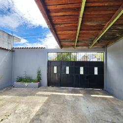 Casa de Un Nivel en Venta en Colonia Lomas de Portugal