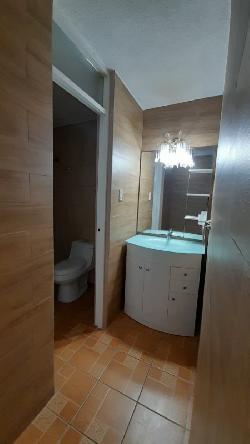 Apartamento en Renta Zona 10 Ciudad, con 2 balcones