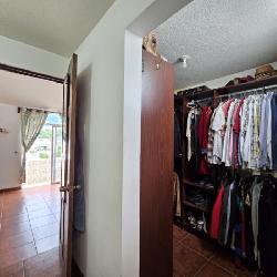 Casa en Venta cerca de Bulevar San Cristóbal, Guatemala