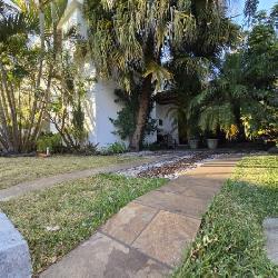 Casa en Venta en Condominio sobre Bulevar San Cristobal
