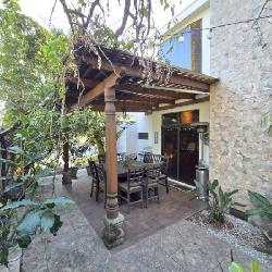 Casa en Venta en Condominio sobre Bulevar San Cristobal