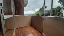 Apartamento en Renta Zona 10 Ciudad, con 2 balcones