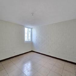 Casa en Renta San Cristóbal - Un Nivel y 4 Parqueos