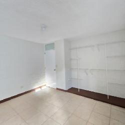 Casa en Renta San Cristóbal - Un Nivel y 4 Parqueos