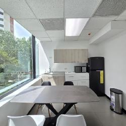 Oficina Amueblada y Equipada en Venta Zona 14 Europlaza