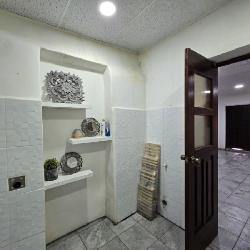 Casa en Venta Zona 11 Carabanchel Ideal para Inversión