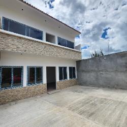 Casa en Renta por Granjas de San Cristóbal, Guatemala