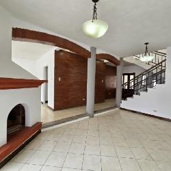 Casa en Renta San Cristóbal A-1 por Bulevar Principal