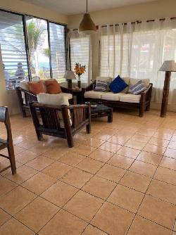 Casa Amueblada de Playa en Venta, Monterrico 