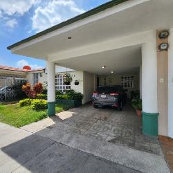 Casa en Venta Condominio sobre Bulevar San Cristóbal