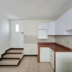 Casa en Renta San Cristóbal - Un Nivel y 4 Parqueos