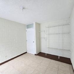 Casa en Renta San Cristóbal - Un Nivel y 4 Parqueos