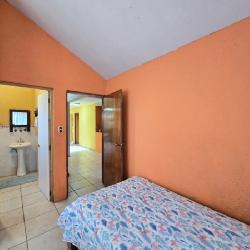 Casa grande en Venta en San Cristóbal y 2 Apartamentos