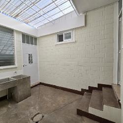 Casa en Renta San Cristóbal - Un Nivel y 4 Parqueos
