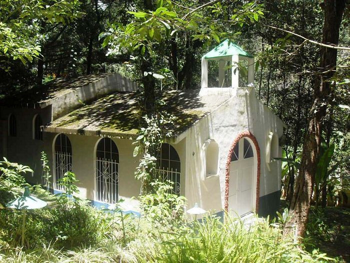 HERMOSA CASA EN EL ENCINAL ZONA 7  MIXCO 