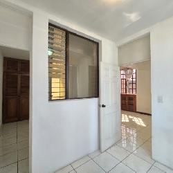 Casa en Renta Zona 16 Guatemala, afuera de garita