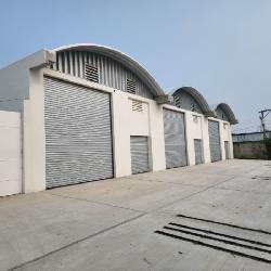 Bodega en Renta Zacapa 200 mts² + 4 parqueos